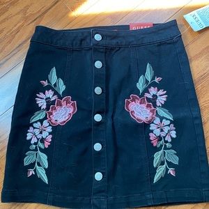 Guess NWT Embroidered Button Skirt